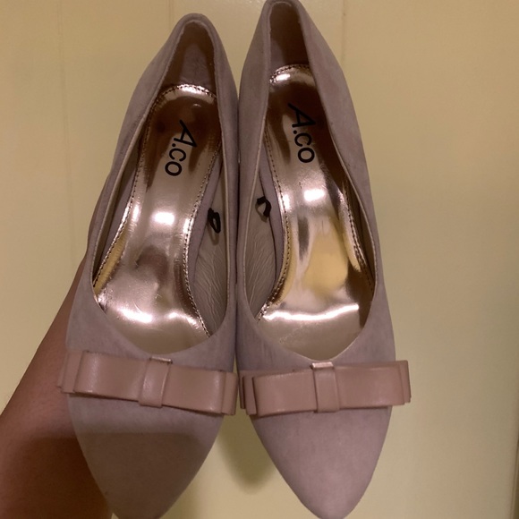 Taupe pointed heels - Picture 2 of 4